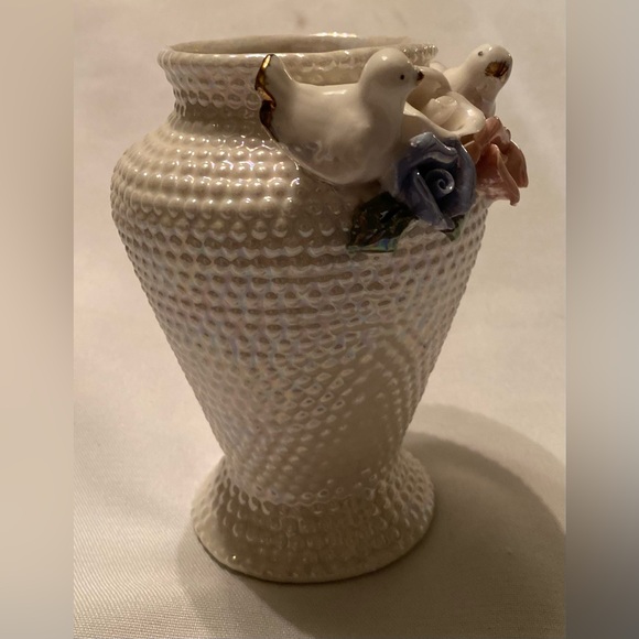 Adorable Vintage Iridescent Bird Hobnail Vase - Picture 2 of 8
